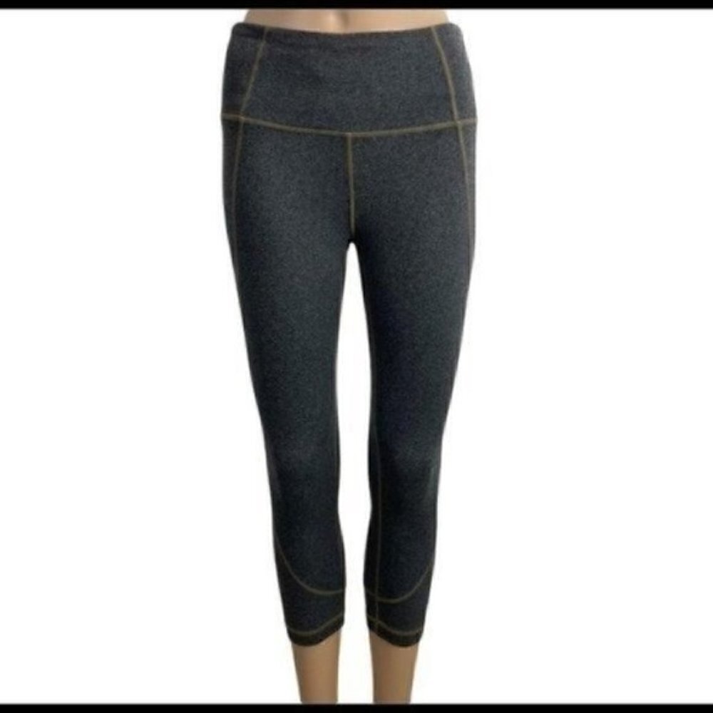 Athleta Salutation Capri Leggings Heathered Gray PowerVita Style 591383 Small